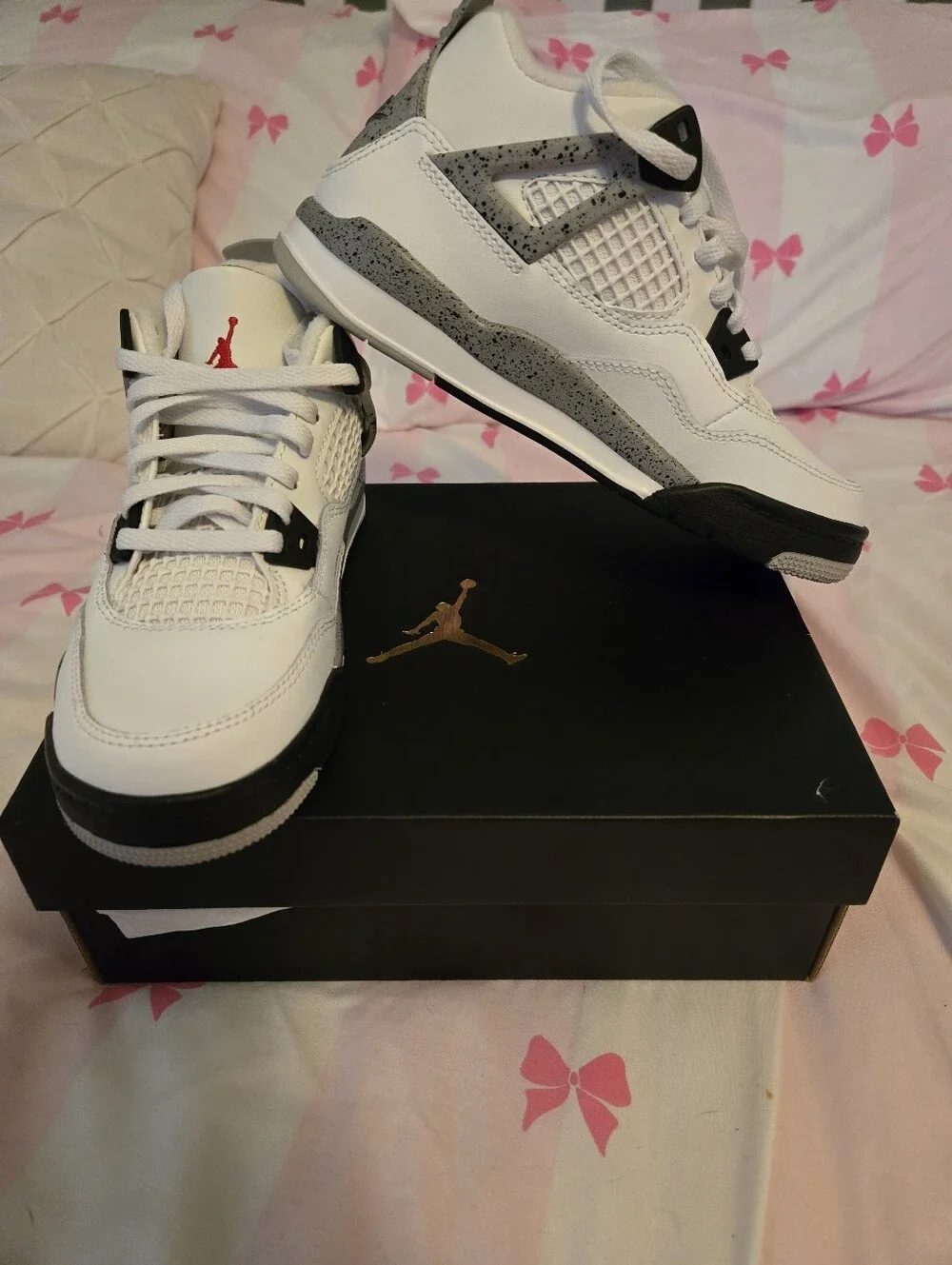 NEVER WORN JORDAN 4 RETRO OG